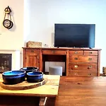 Apartment Large 1bd In 4star *